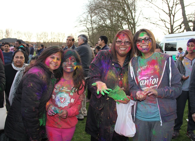 holi festival london reviews